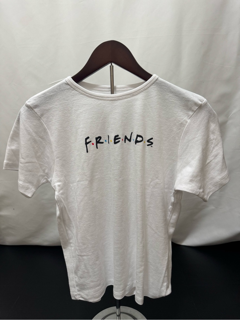 Friends Graphic White Crewneck crop T-Shirt woman’s large
